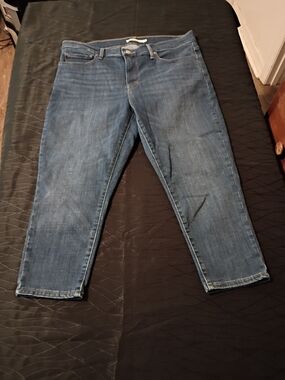 Women's Levi Capris Blue Denim Jeans